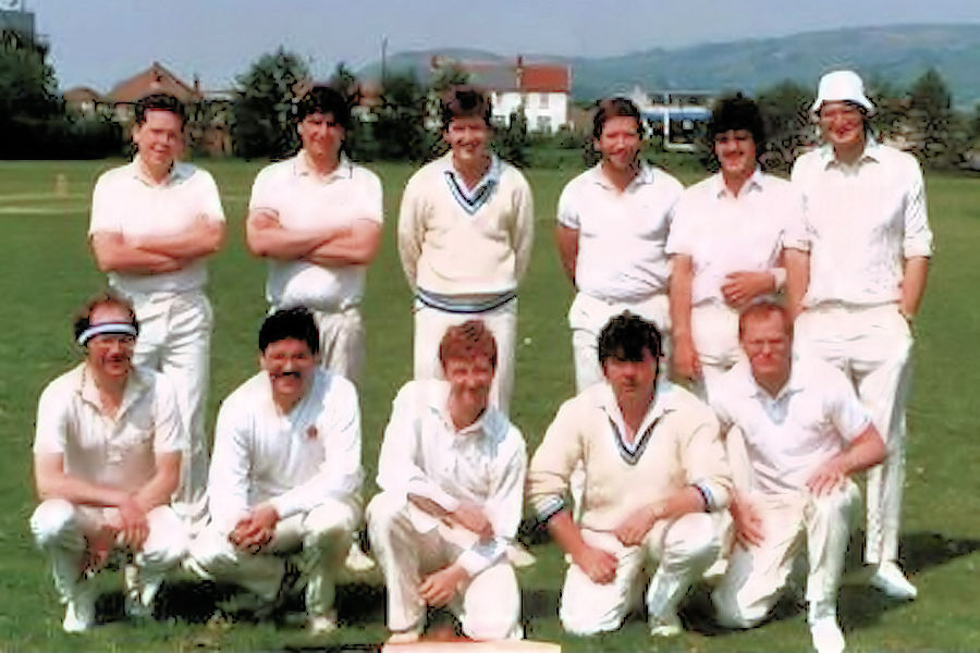 An Isis team photo from the late 1980s, including Pete Wiblin and Keith Ponsford.