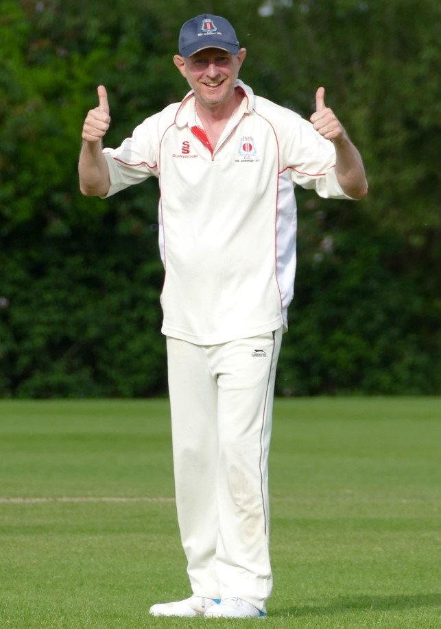 Joe Walter gives double-thumbs-up against Kempsford at Queens in 2011